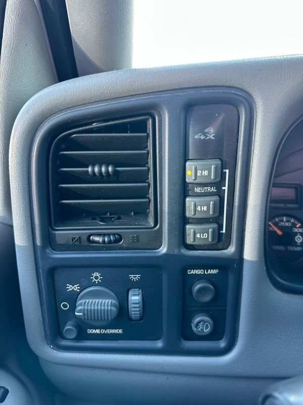 Used 2001 Chevrolet Silverado 2500 LS w/ Off-Road Skid Plate Pkg image 14