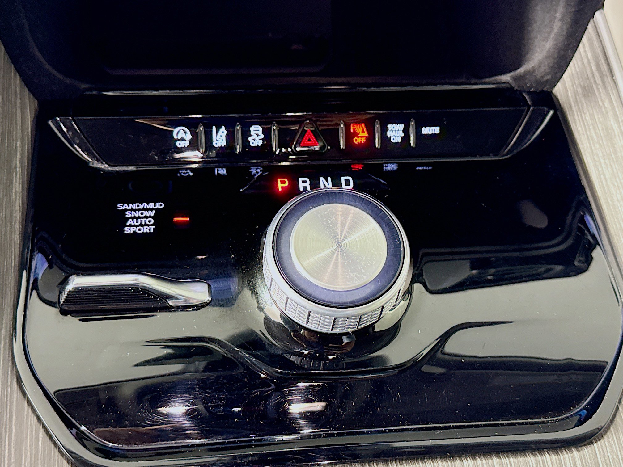 Used 2024 Jeep Wagoneer L Series II w/ Flexible Seating Group image 20