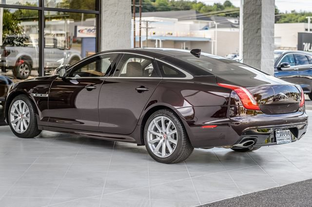 Used 2016 Jaguar XJ R-Sport RWD image 7
