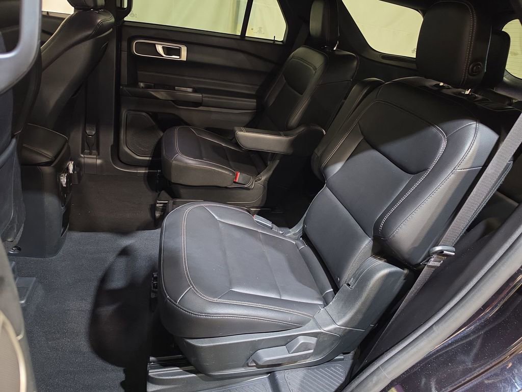 Used 2020 Ford Explorer XLT w/ Equipment Group 202A AWD/4WD image 23
