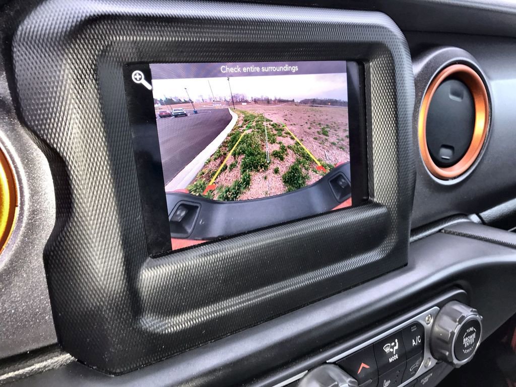 Used 2021 Jeep Gladiator Mojave w/ Cold Weather Group image 17