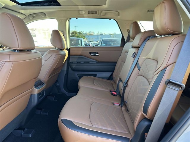 New 2025 Nissan Pathfinder Platinum w/ Cargo Package image 13