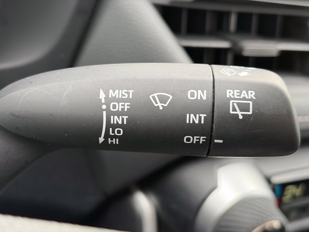 Used 2024 Toyota RAV4 LE AWD/4WD image 26