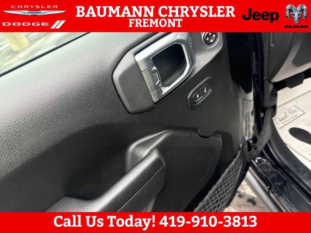 Used 2022 Jeep Gladiator Sport AWD/4WD image 16