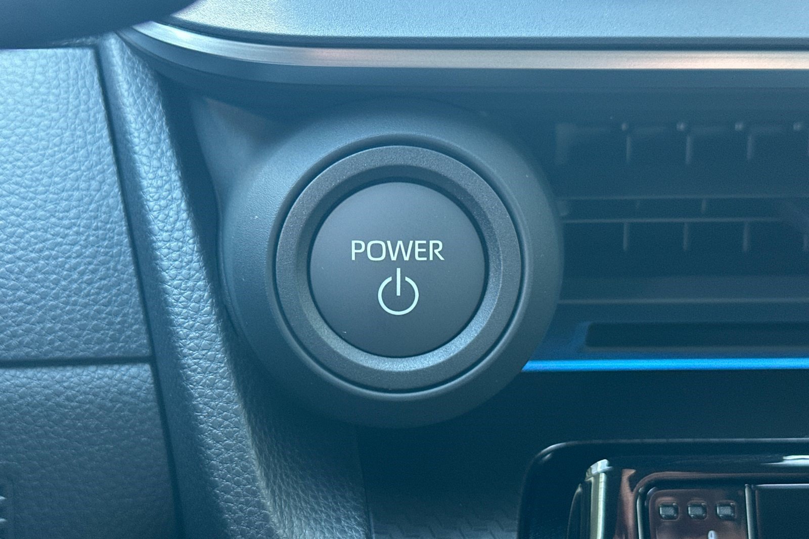 New 2027 Toyota Prius Plug-In Hybrid FWD image 16