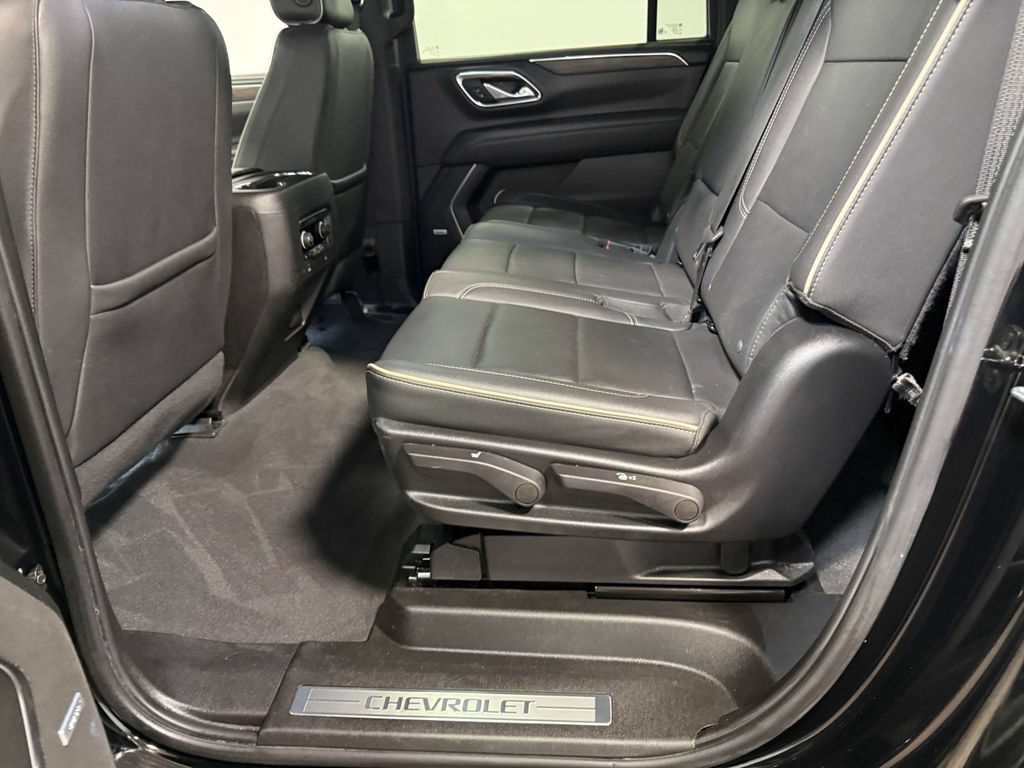 Used 2024 Chevrolet Suburban Premier AWD/4WD image 45