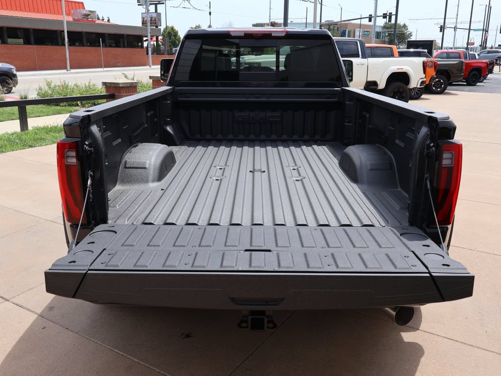 New 2026 GMC Sierra 3500 Denali Ultimate AWD/4WD image 7