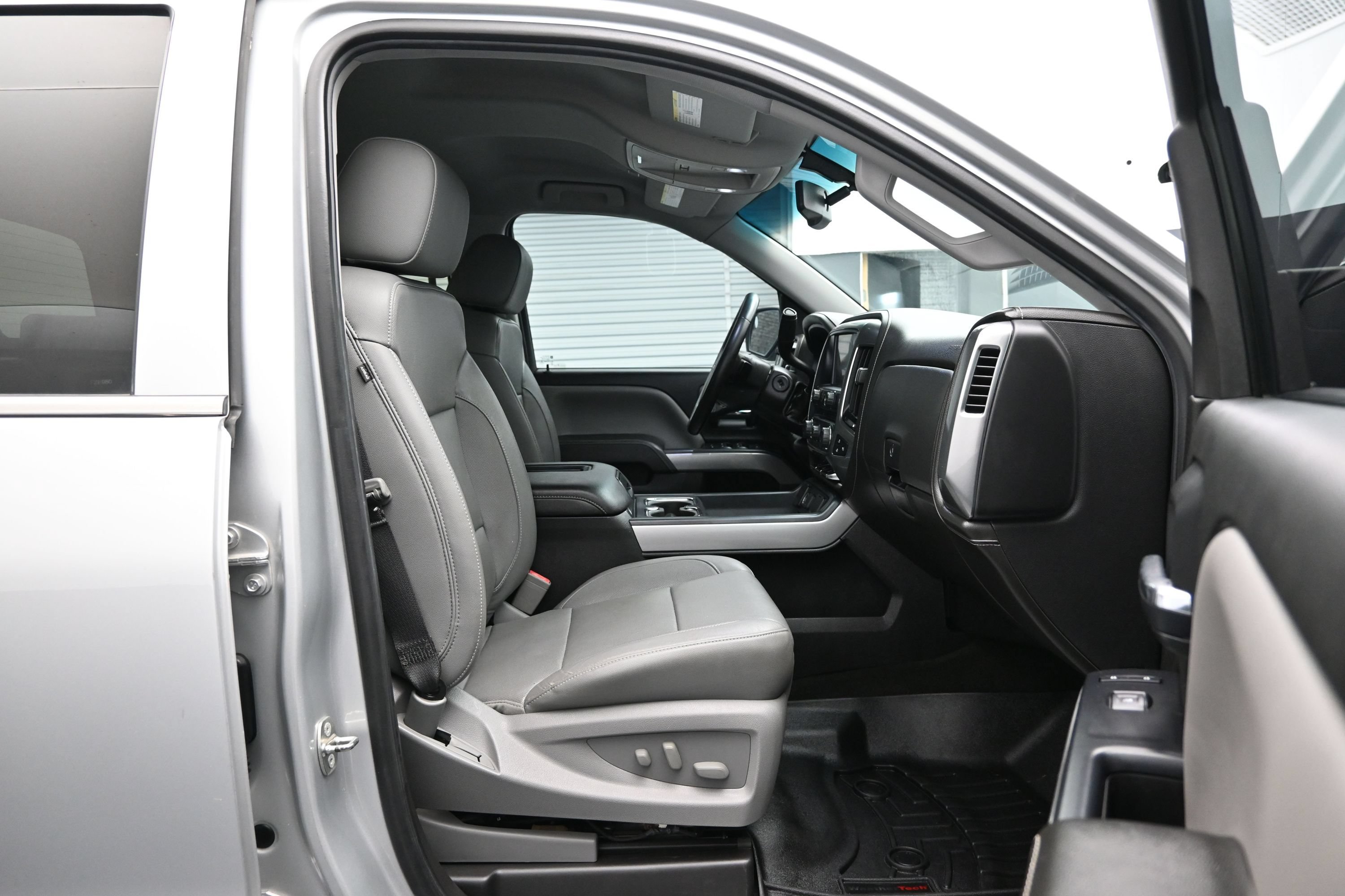 Used 2018 Chevrolet Silverado 1500 LTZ Z71 AWD/4WD image 13