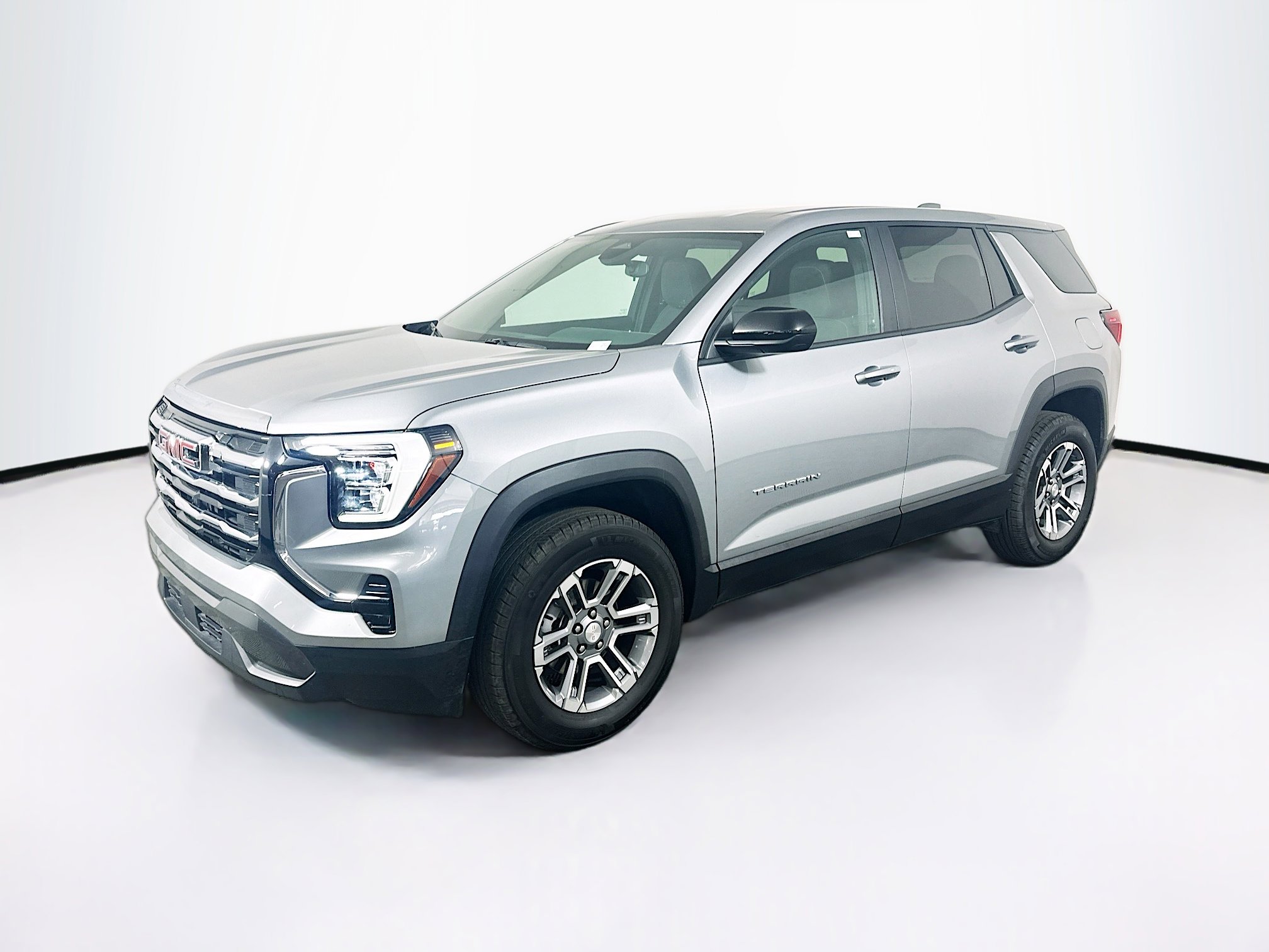 Used 2025 GMC Terrain Elevation image 3