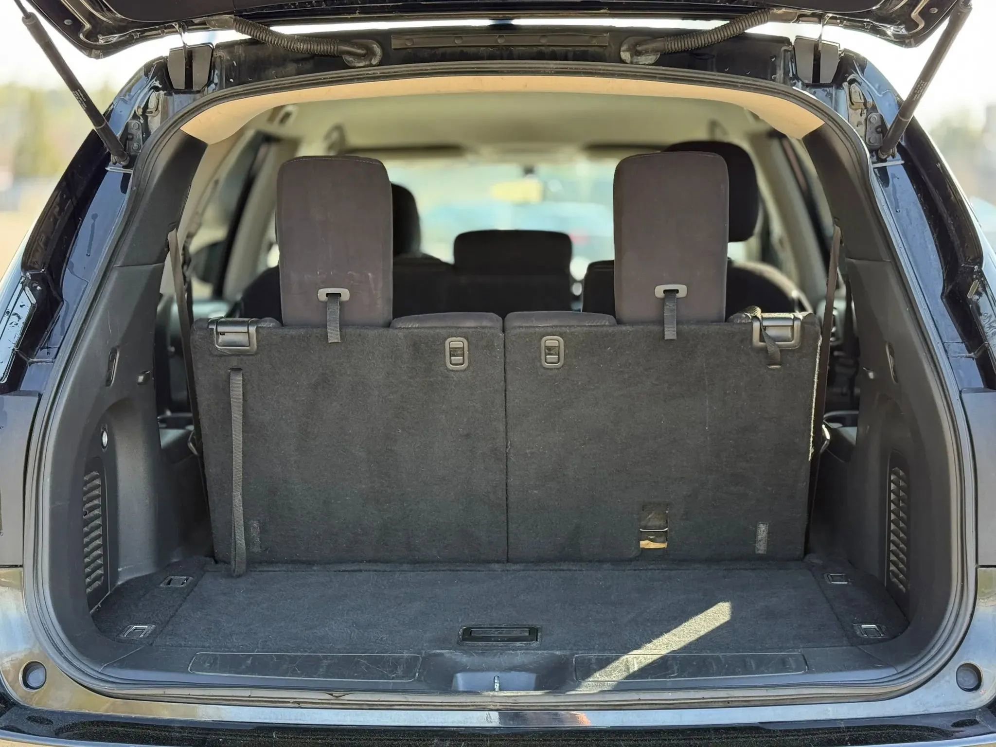 Used 2013 Nissan Pathfinder SV image 30