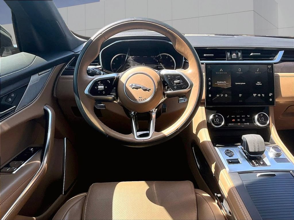 Used 2023 Jaguar F-PACE S AWD/4WD image 13