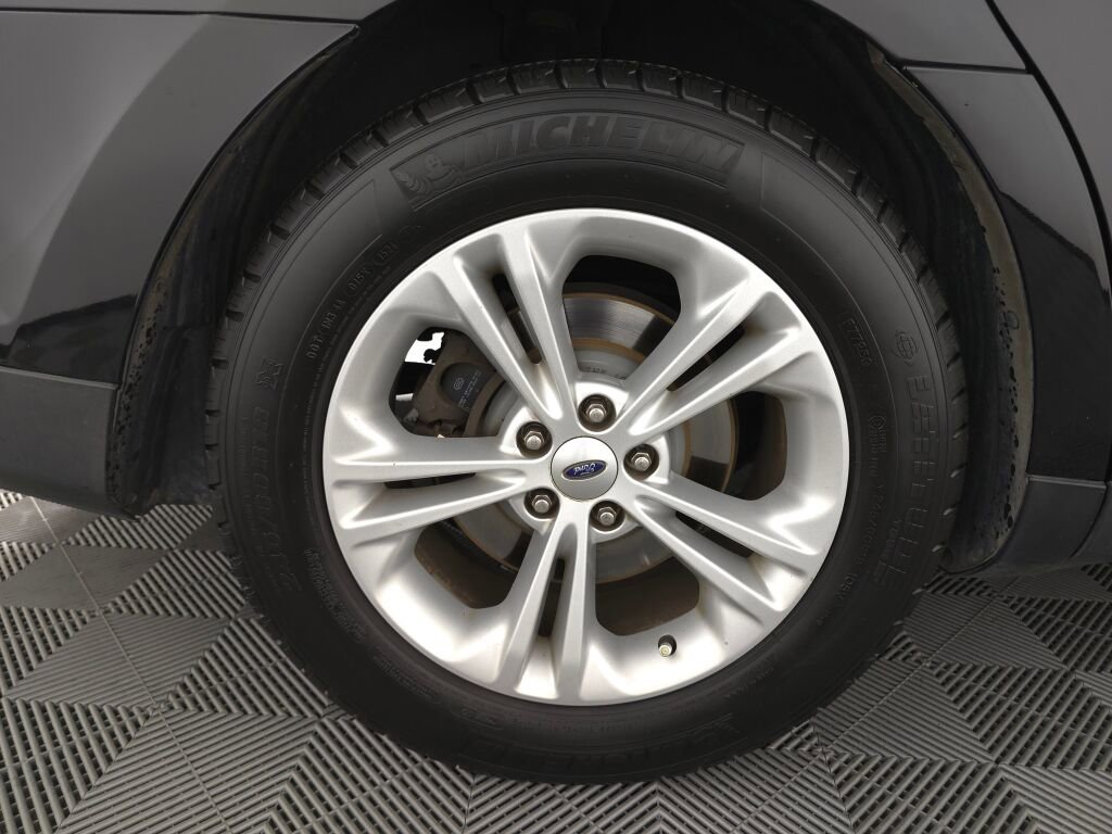Used 2019 Ford Taurus SEL image 7