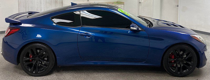 Used 2016 Hyundai Genesis Coupe 3.8 image 4