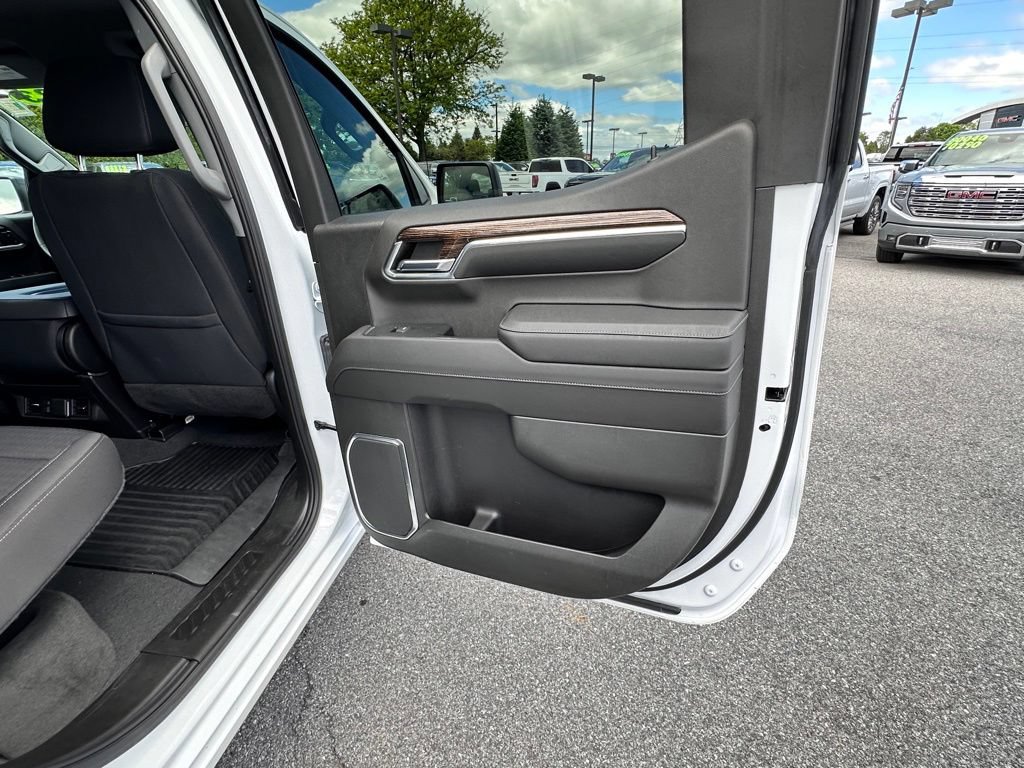 Used 2023 GMC Sierra 1500 Elevation AWD/4WD image 18