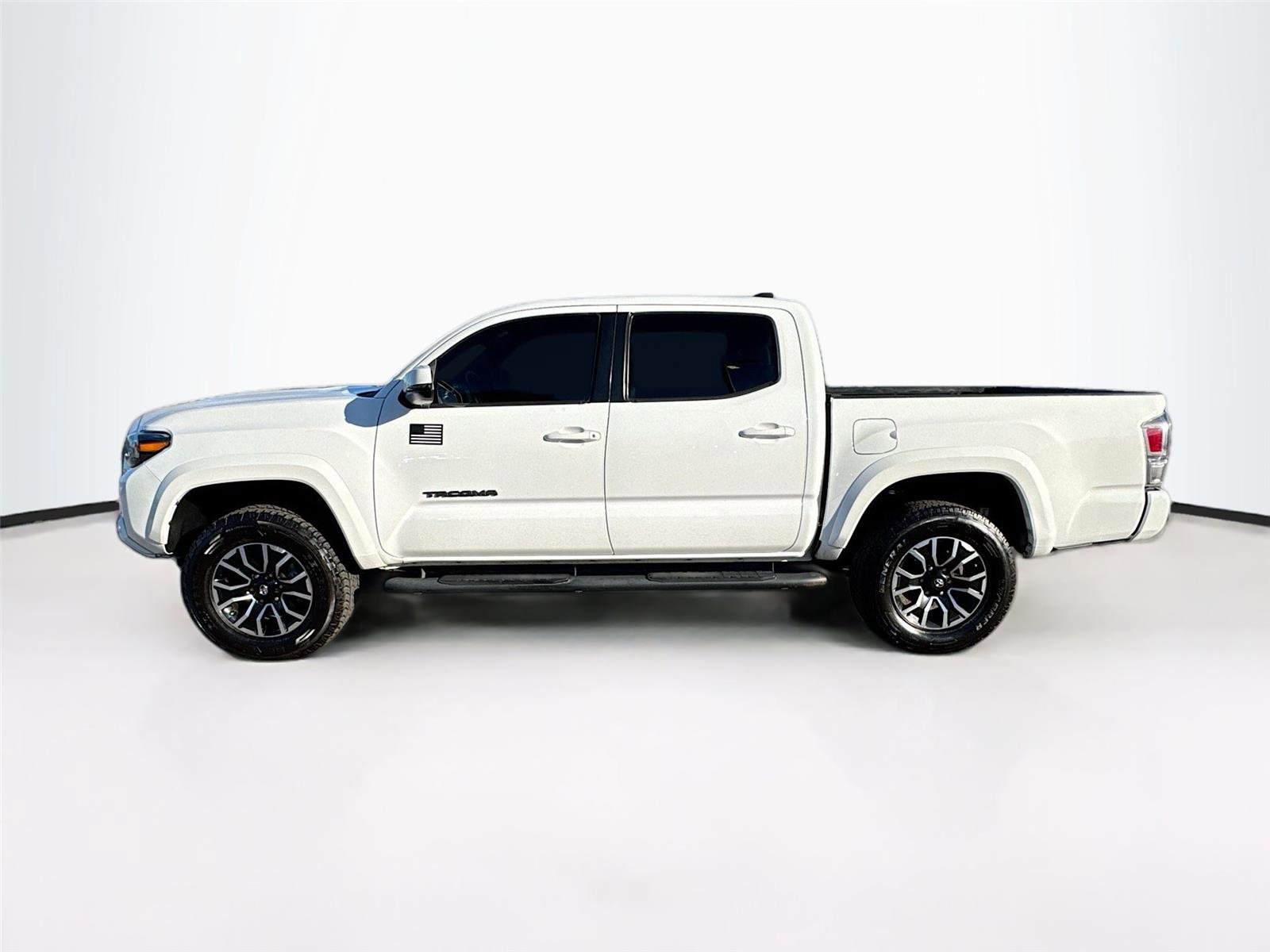Used 2021 Toyota Tacoma TRD Sport w/ TRD Premium Sport Package image 4