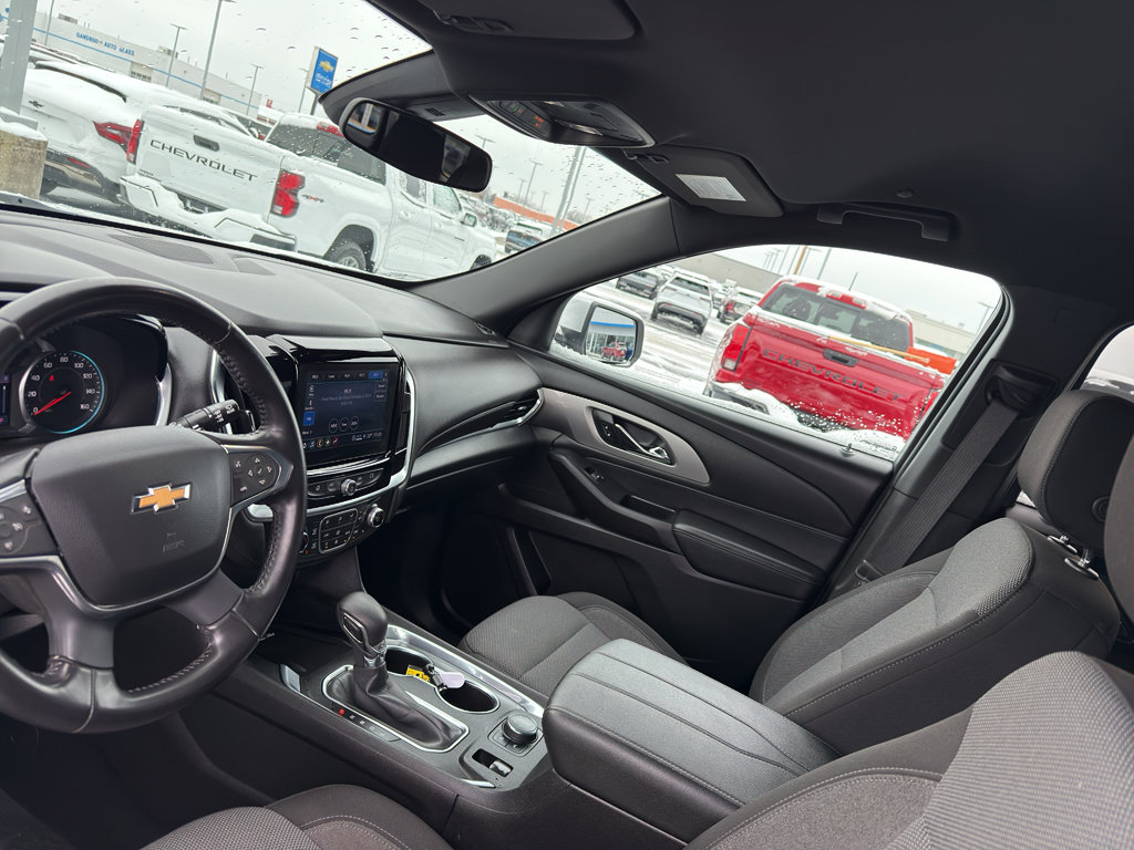 Used 2022 Chevrolet Traverse LT image 26