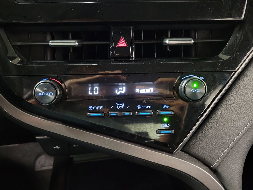 Used 2024 Toyota Camry SE FWD image 19