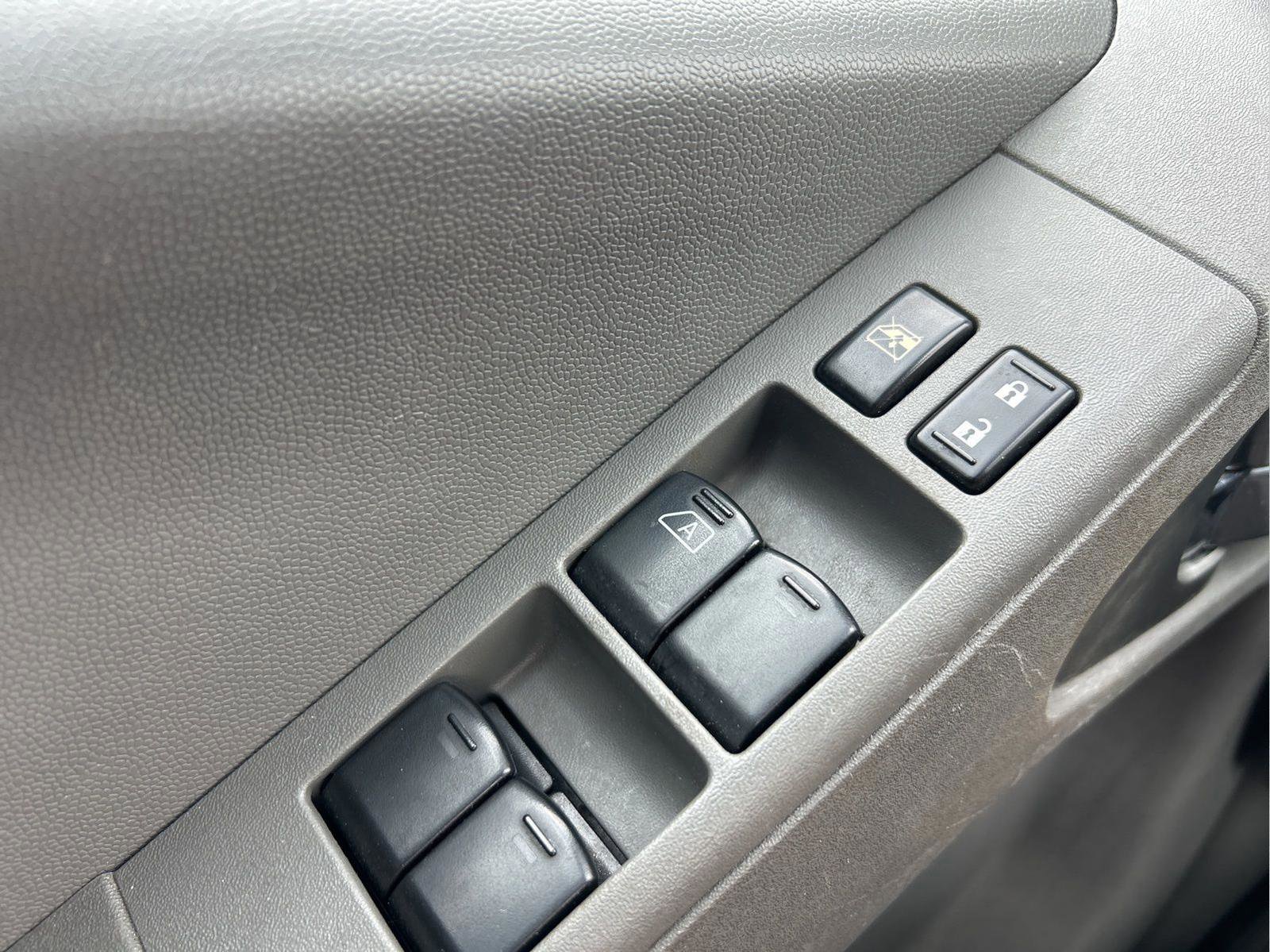 Used 2017 Nissan Frontier SV image 14