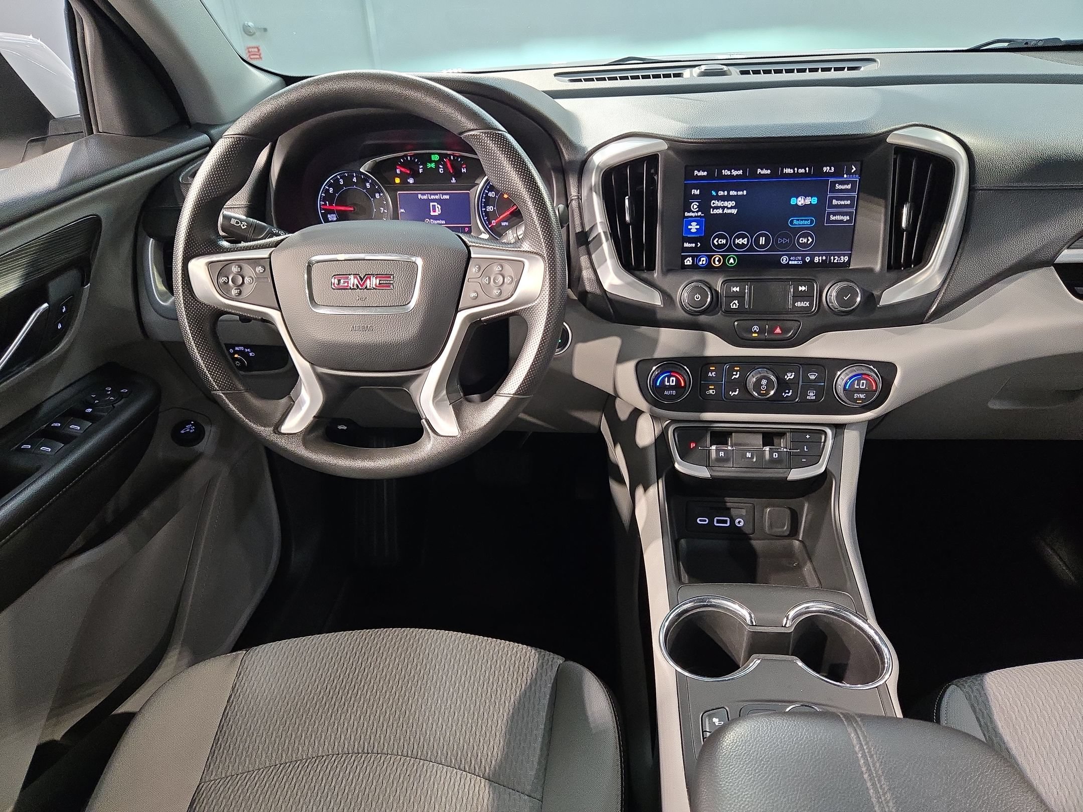Used 2022 GMC Terrain SLE w/ Driver Convenience Package FWD image 9