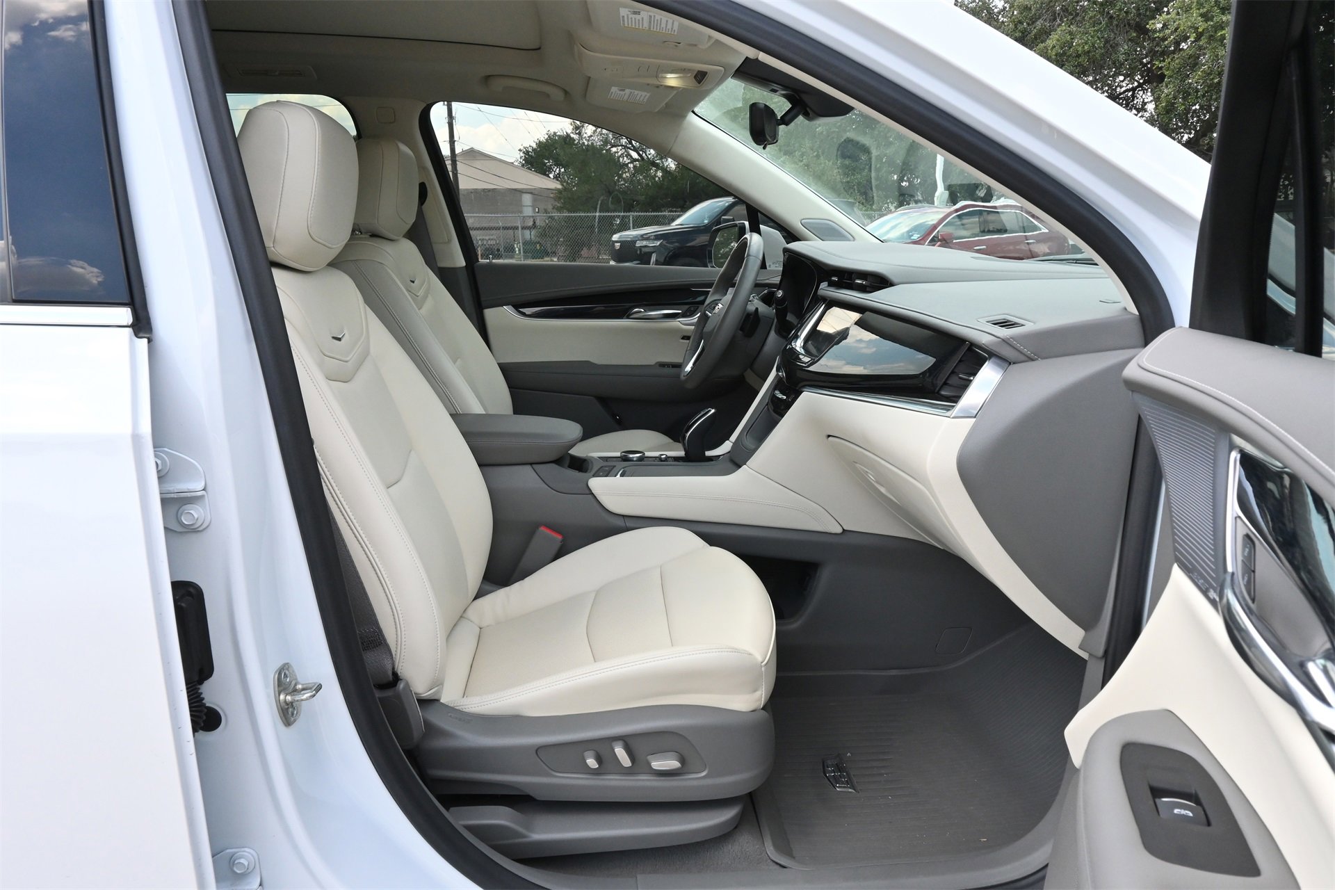 New 2025 Cadillac XT6 Premium Luxury w/ Technology Package image 28