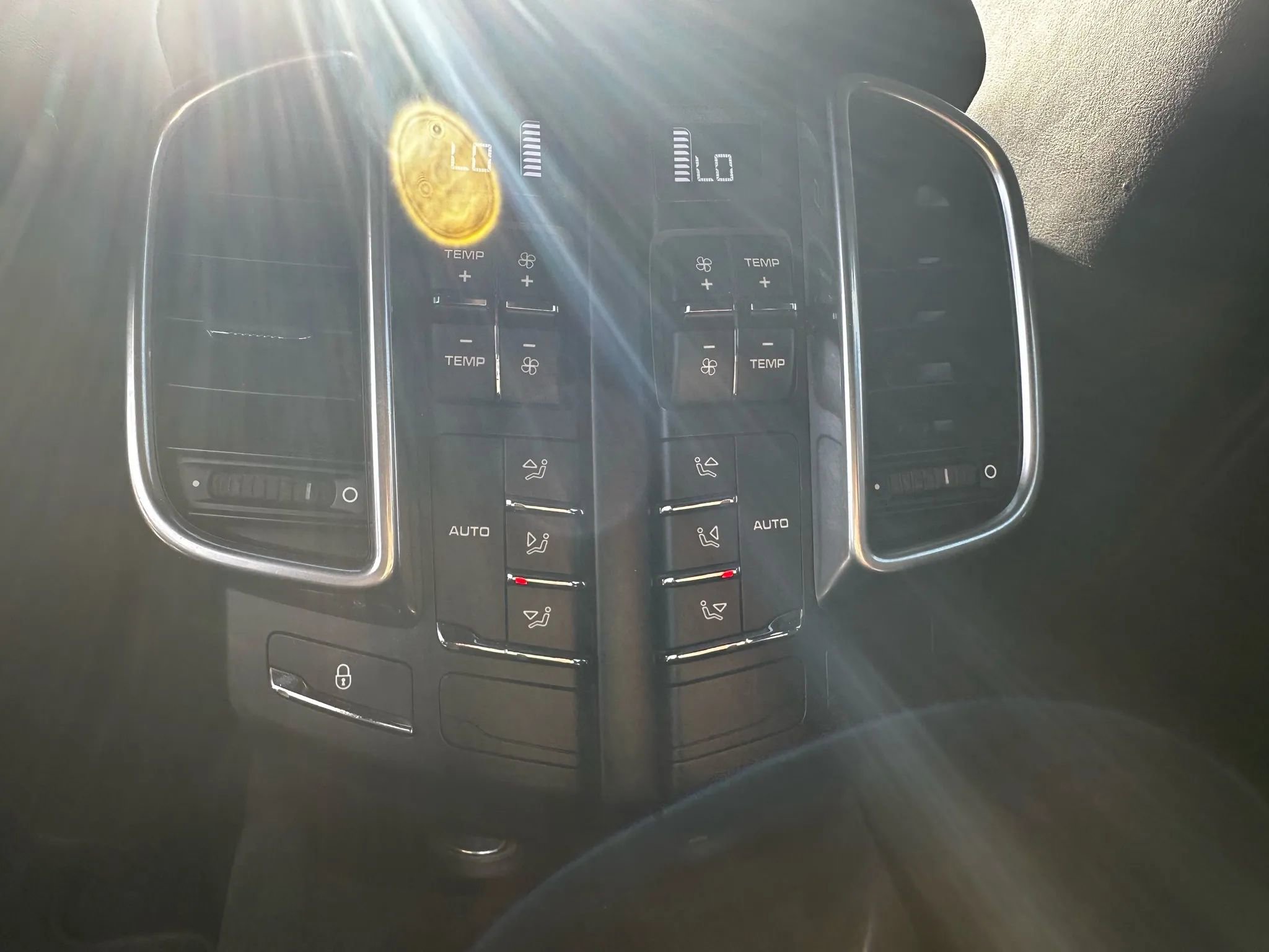 Used 2018 Porsche Cayenne AWD/4WD image 34