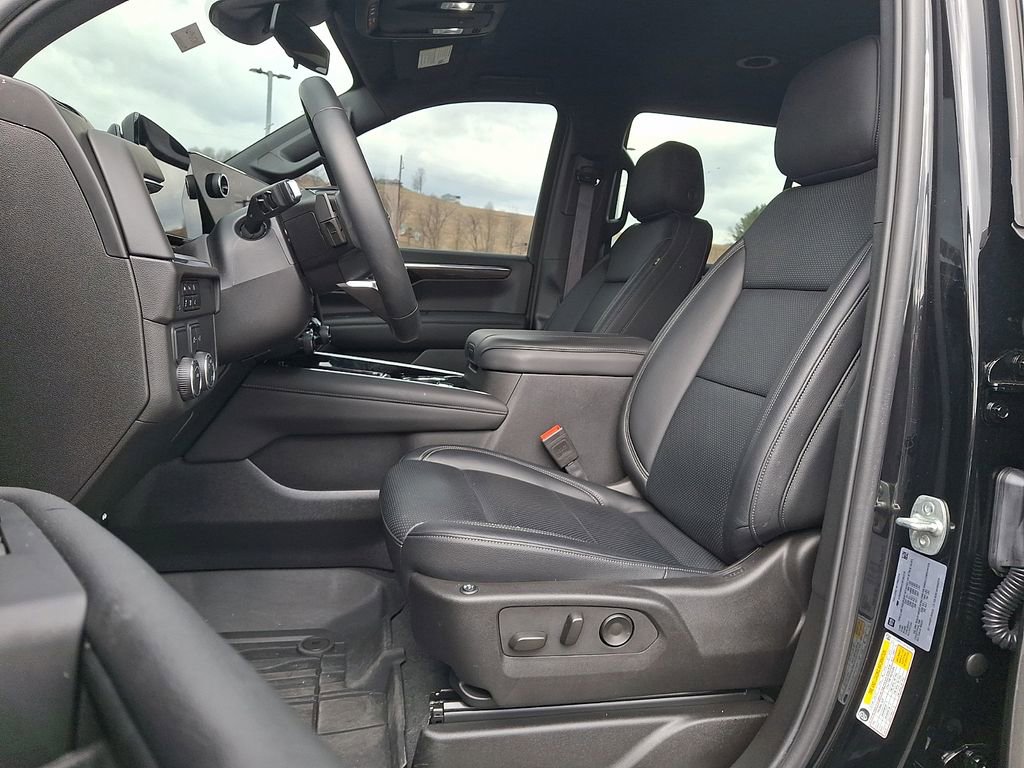 Used 2025 Chevrolet Tahoe LS RWD image 13