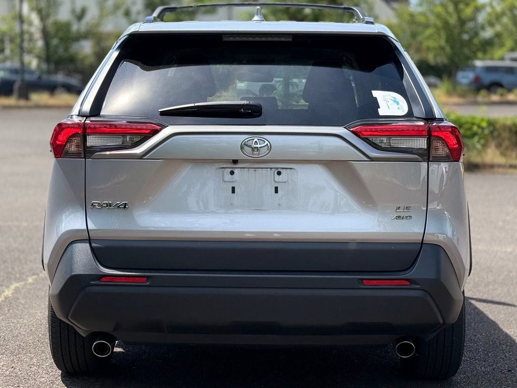 Certified 2021 Toyota RAV4 LE AWD/4WD image 4