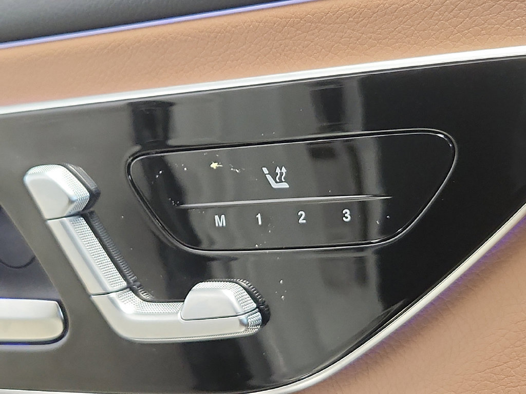 Used 2024 Mercedes-Benz CLE 300 4MATIC Coupe image 23