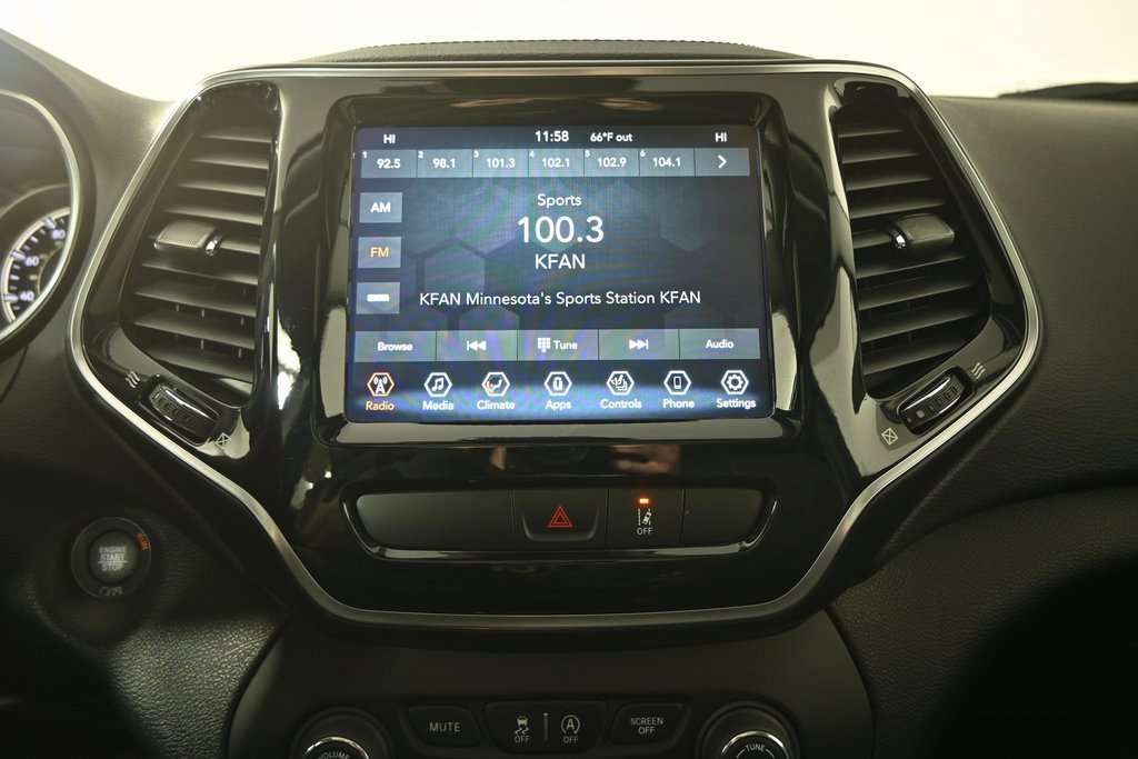 Used 2022 Jeep Cherokee Limited image 27