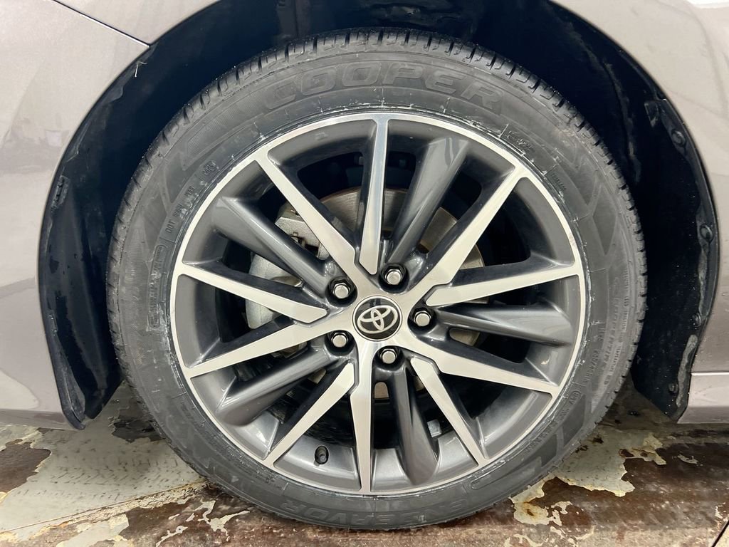 Used 2024 Toyota Camry XLE w/ Navigation Package image 28