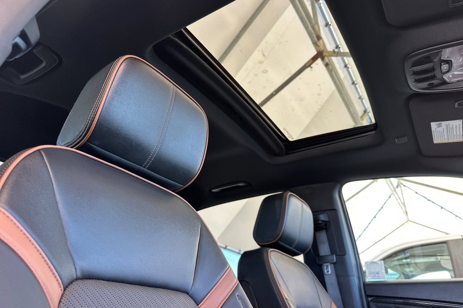 Used 2024 GMC Canyon AT4 w/ AT4 Premium Package image 16