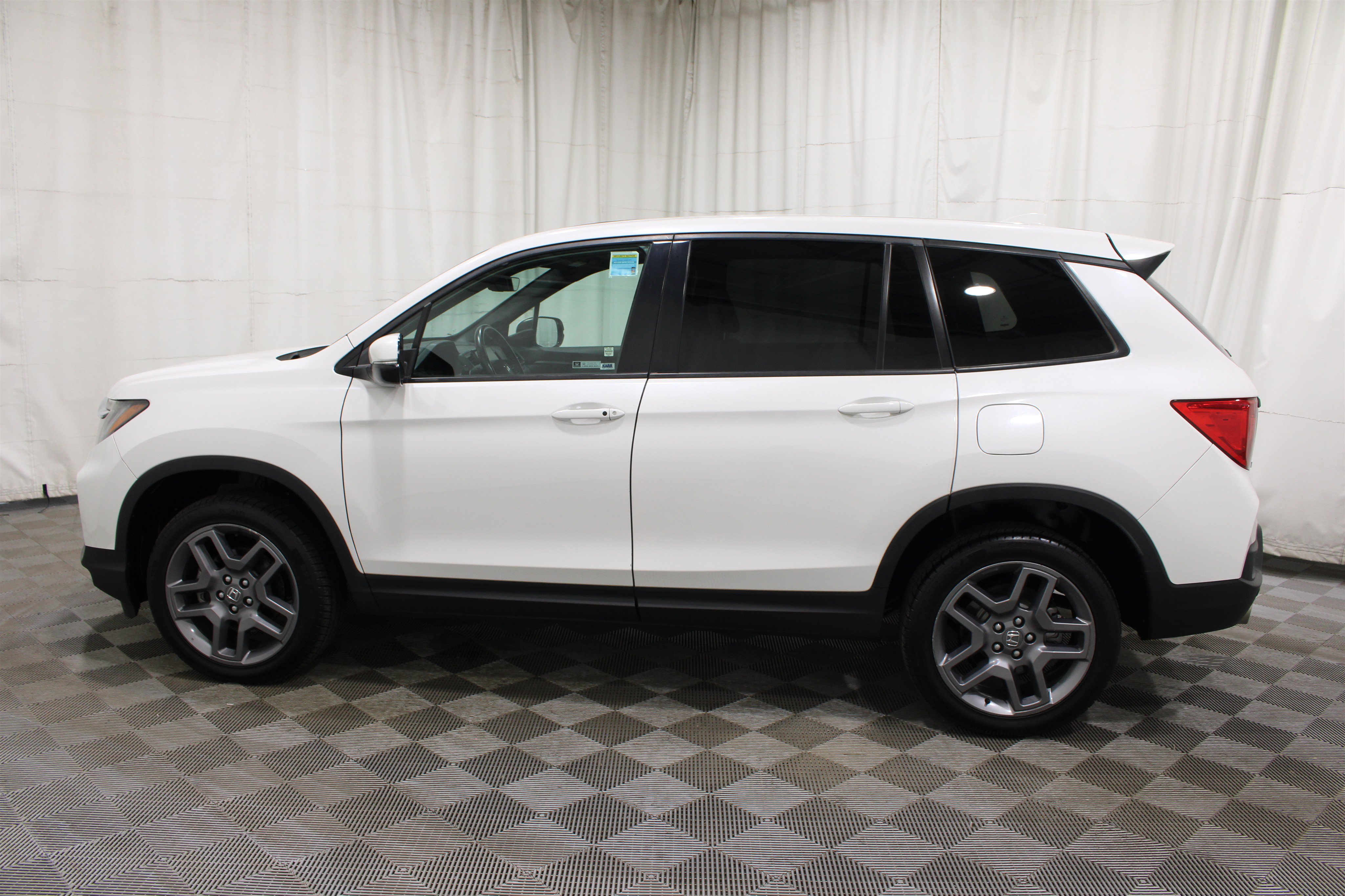 Used 2023 Honda Passport EX-L image 36