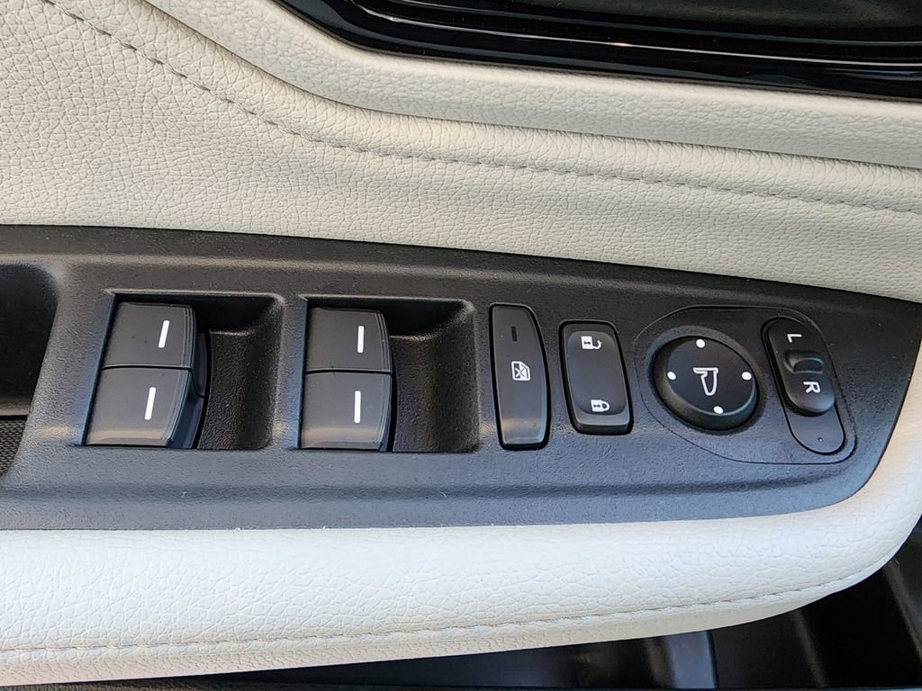 Used 2026 Honda Odyssey Touring image 17