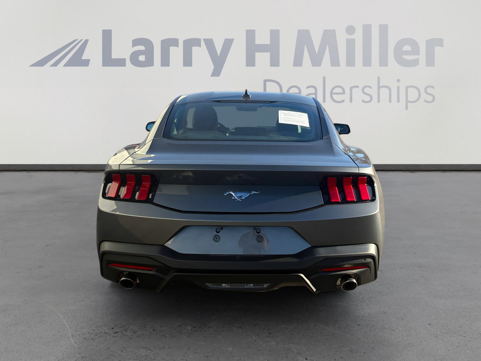 Used 2025 Ford Mustang EcoBoost image 4