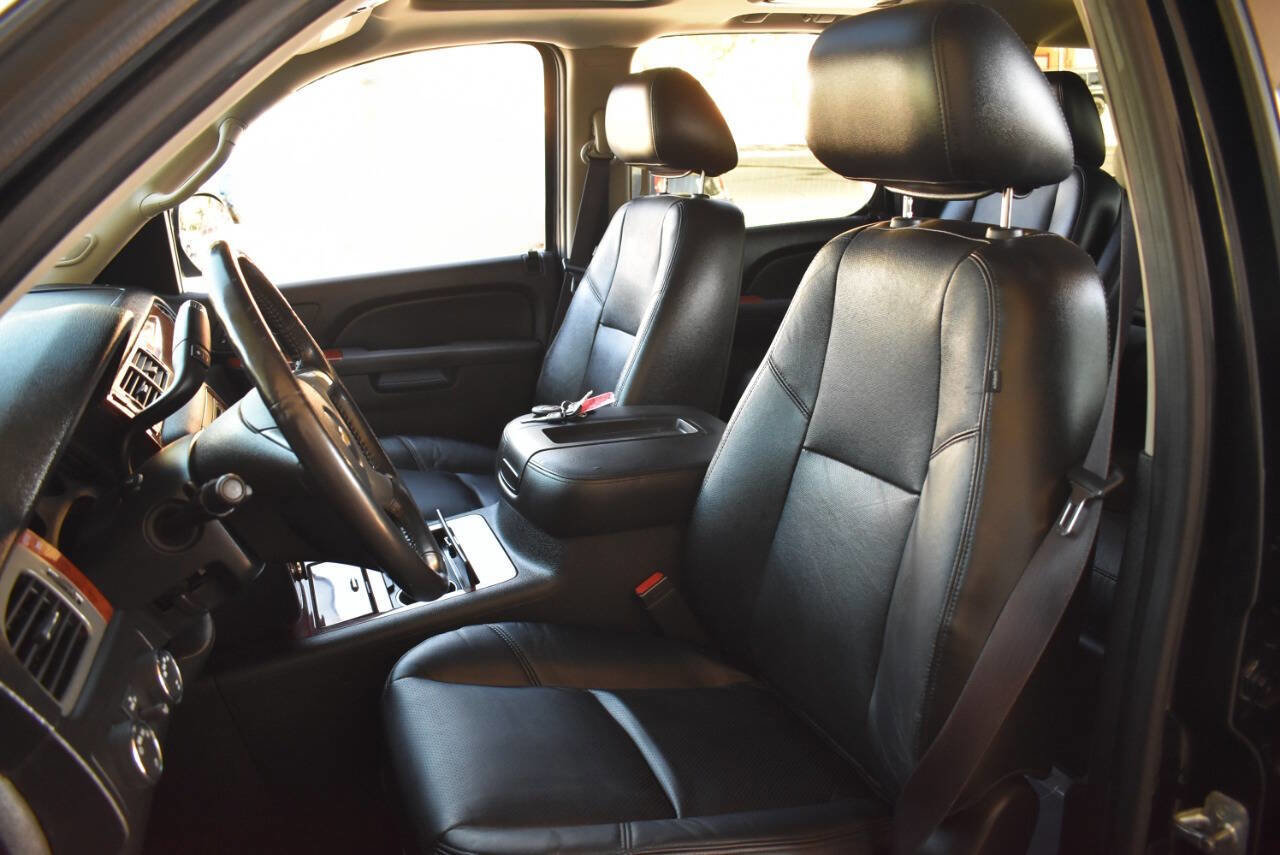 Used 2012 Chevrolet Tahoe LTZ image 35