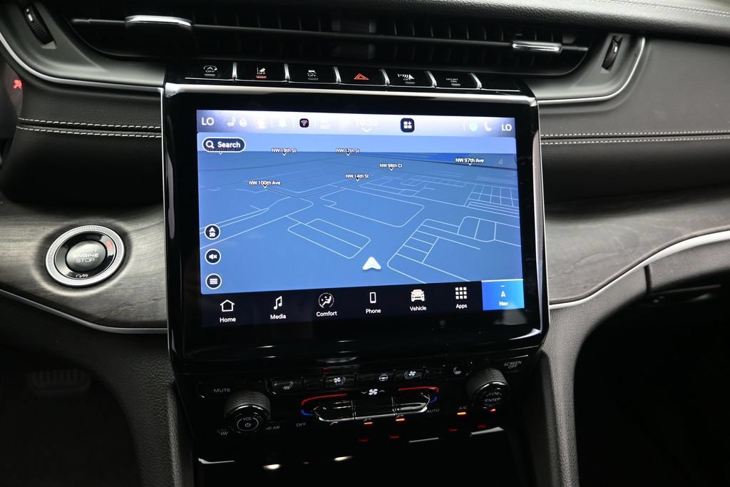 Used 2024 Jeep Grand Cherokee Limited w/ Luxury Tech Group II RWD image 14