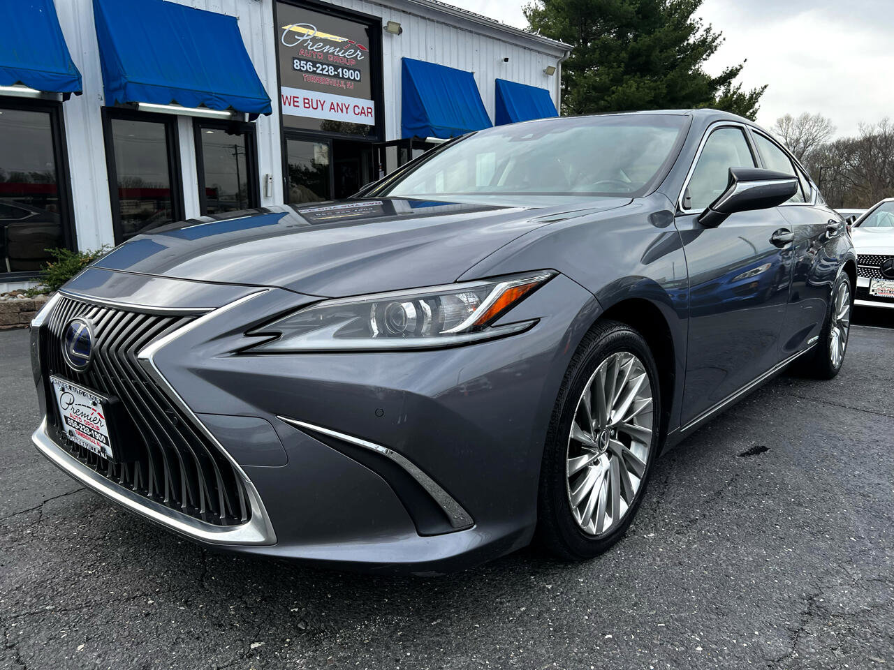 Used 2019 Lexus ES 300h w/ Luxury Package