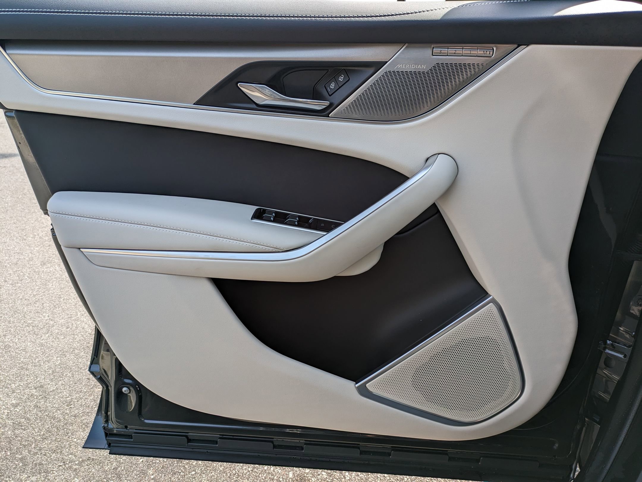 New 2026 Jaguar F-PACE R-Dynamic S image 18