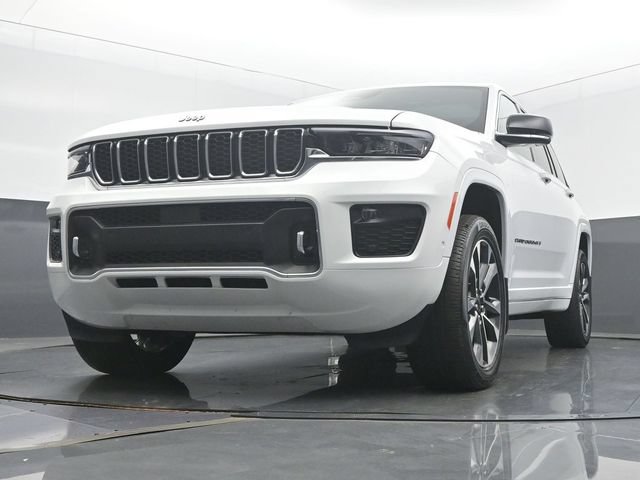Used 2023 Jeep Grand Cherokee Overland AWD/4WD image 46