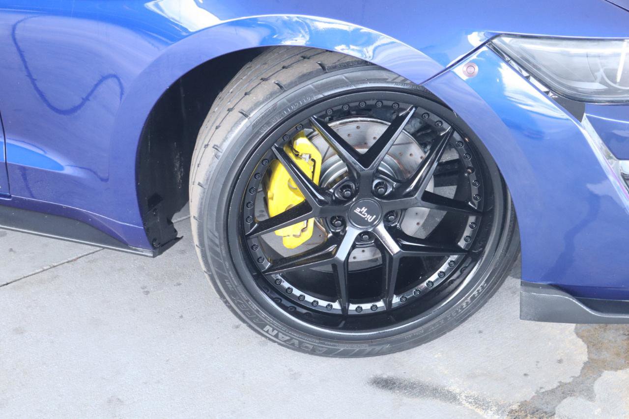 Used 2016 Ford Mustang Premium RWD image 3