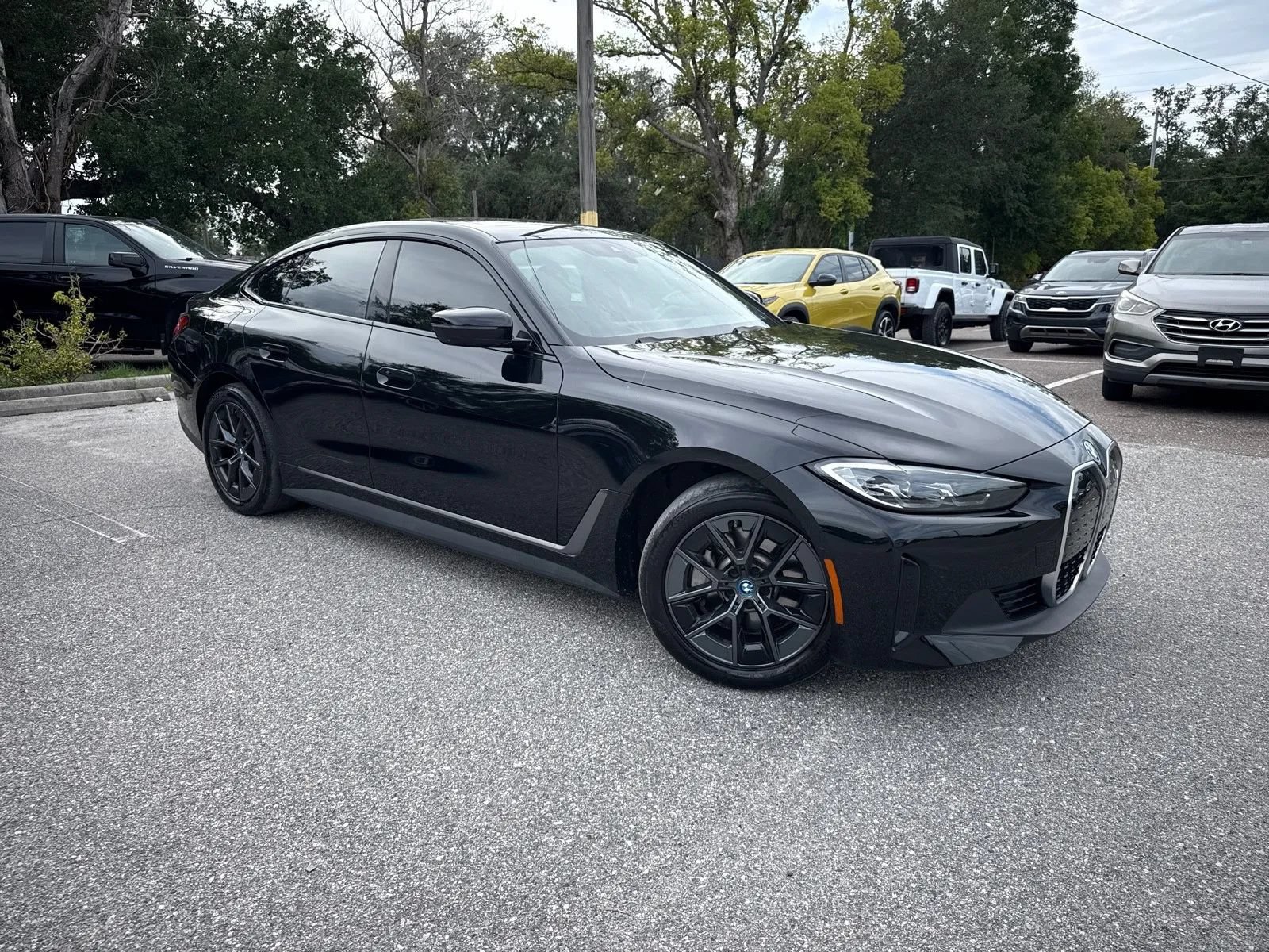 Used 2023 BMW i4 eDrive35 w/ Premium Package RWD image 6