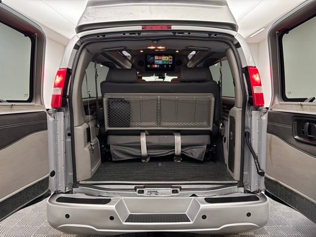 Used 2019 GMC Savana 2500 Extended w/ Enhanced Convenience Package image 9