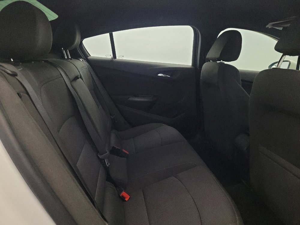 Used 2018 Chevrolet Cruze LT w/ Convenience Package FWD image 19