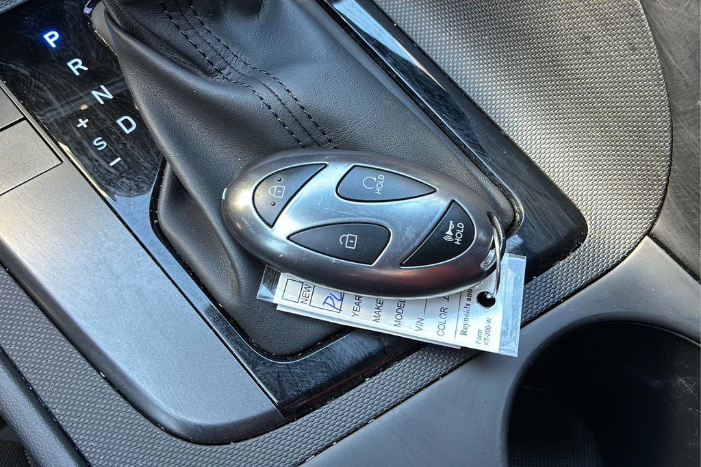 Certified 2025 Hyundai Elantra Sport image 32