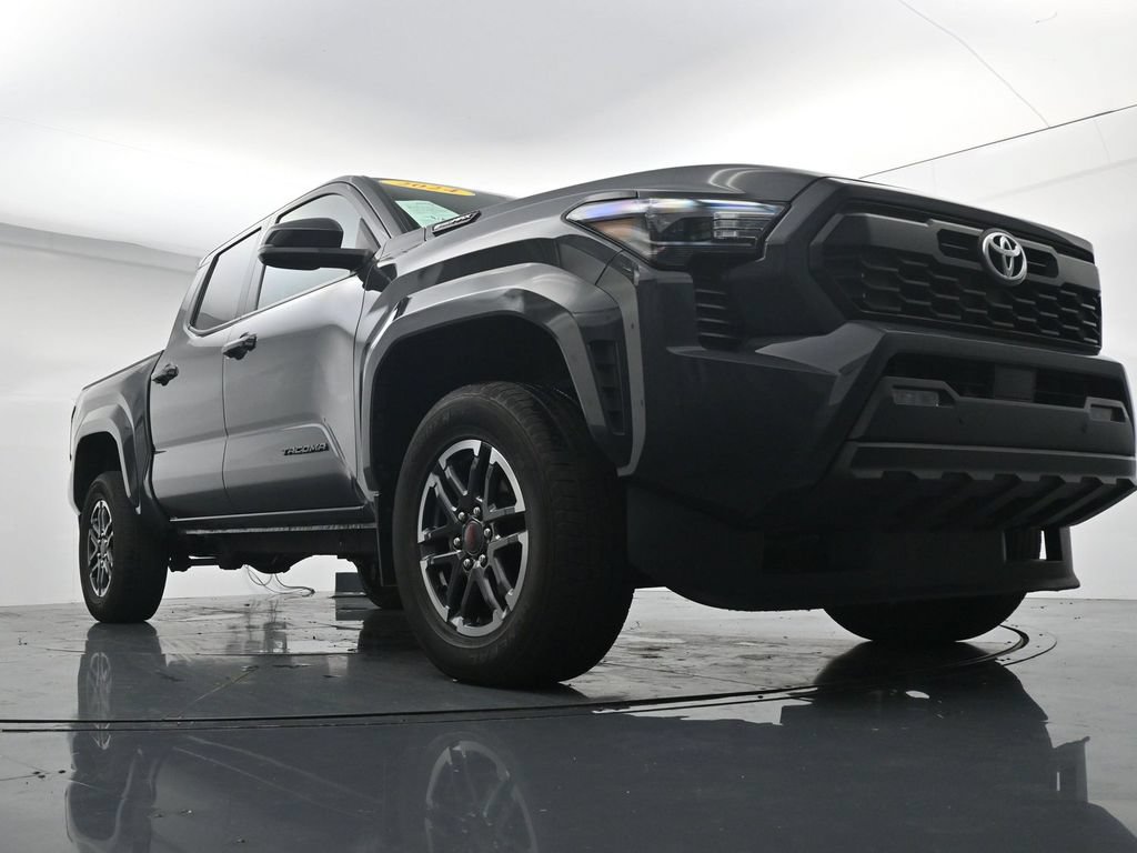 Used 2024 Toyota Tacoma TRD Sport w/ TRD Sport Upgrade Package AWD/4WD image 32