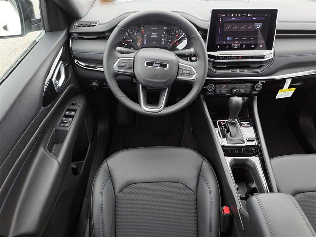 New 2026 Jeep Compass Latitude image 8