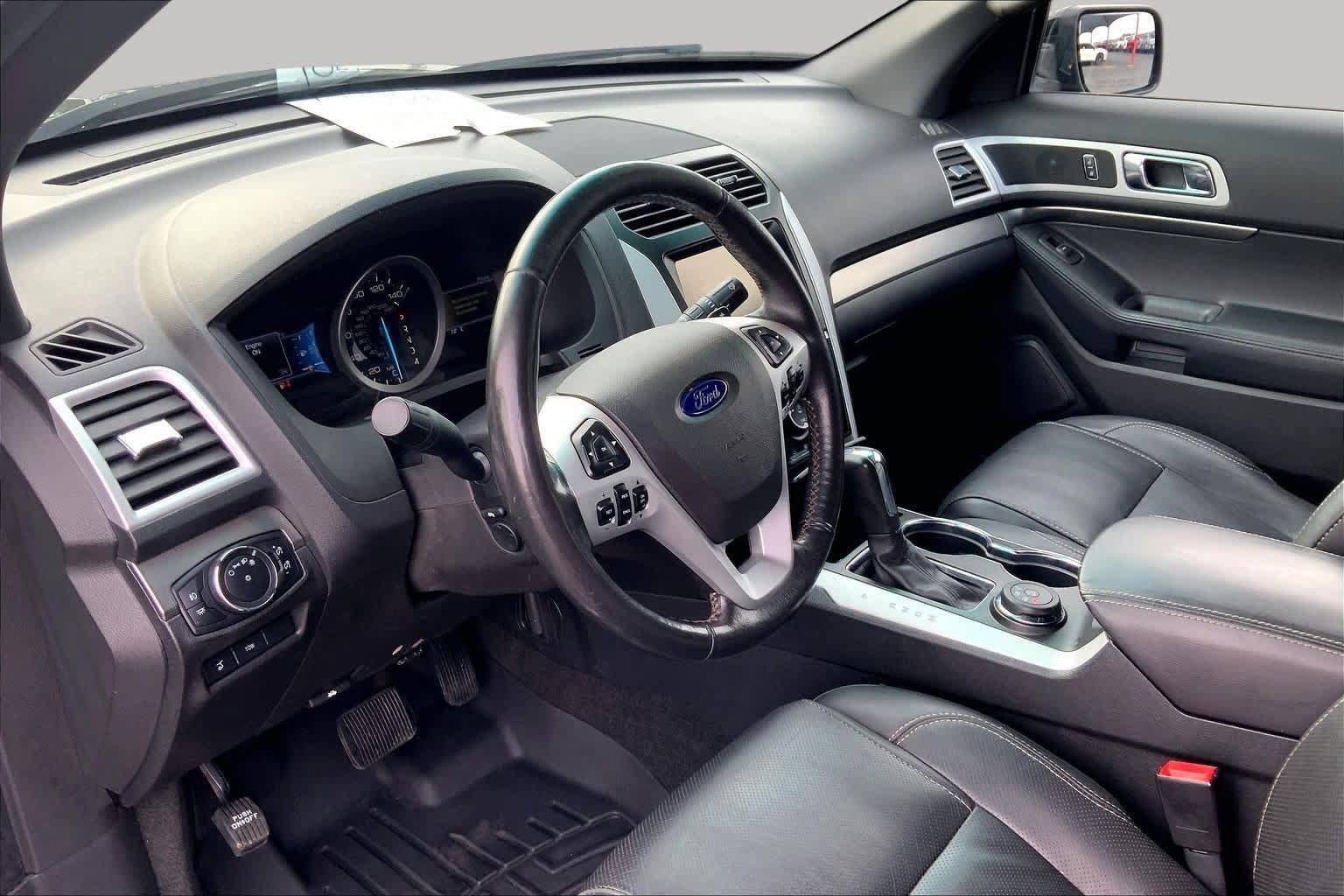 Used 2015 Ford Explorer Sport w/ Equipment Group 401A AWD/4WD image 18