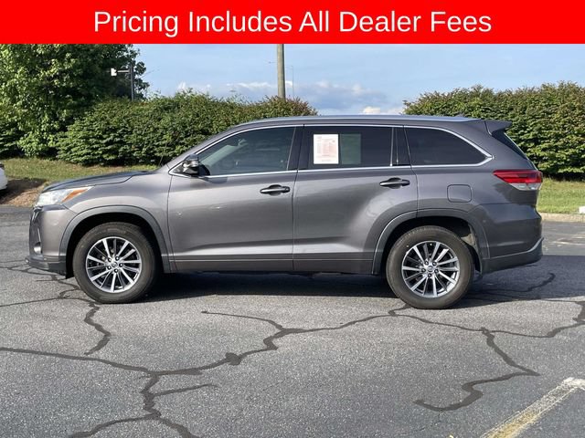 Used 2017 Toyota Highlander XLE FWD video 2