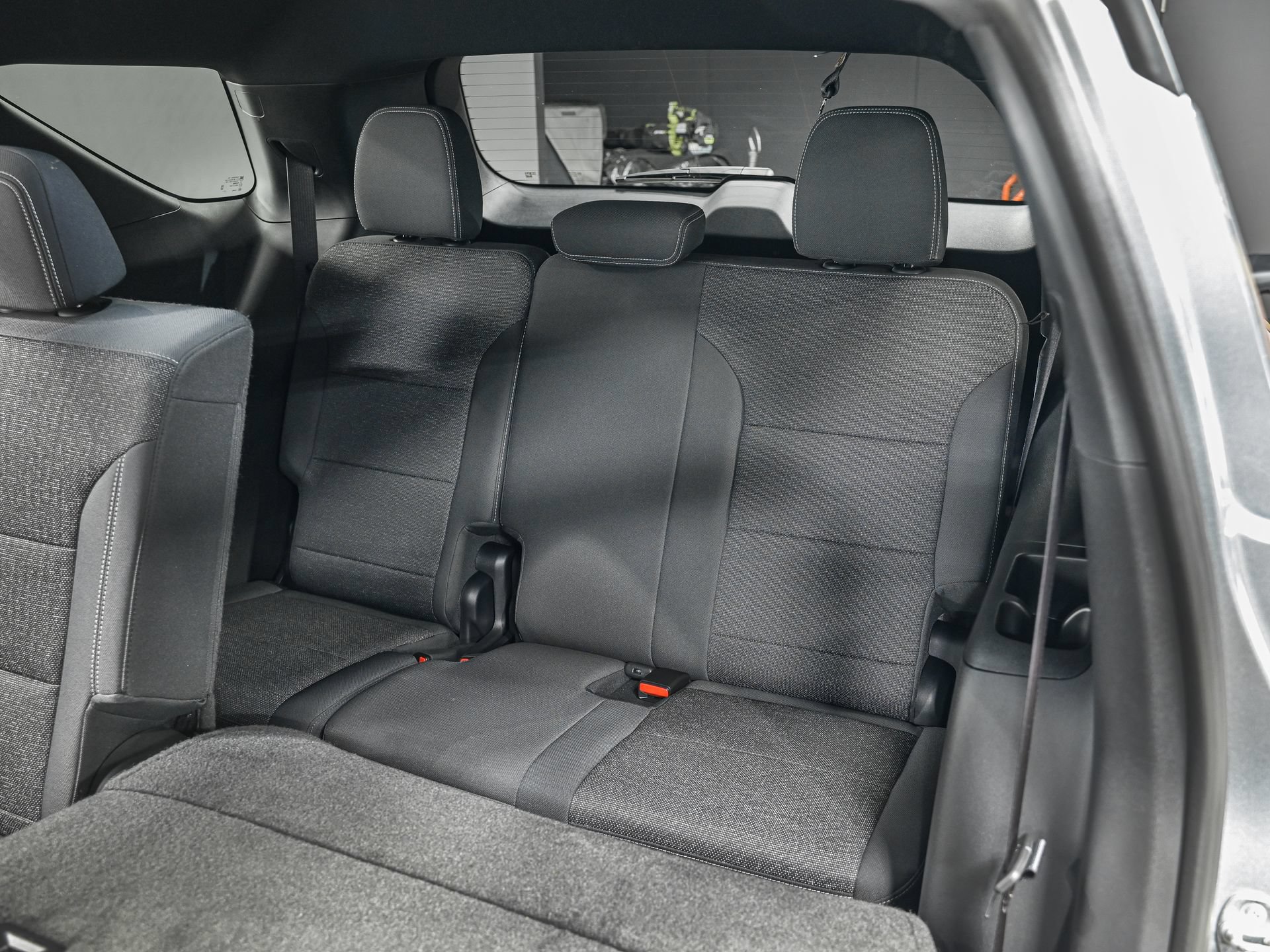 Used 2024 Chevrolet Traverse LS FWD image 28