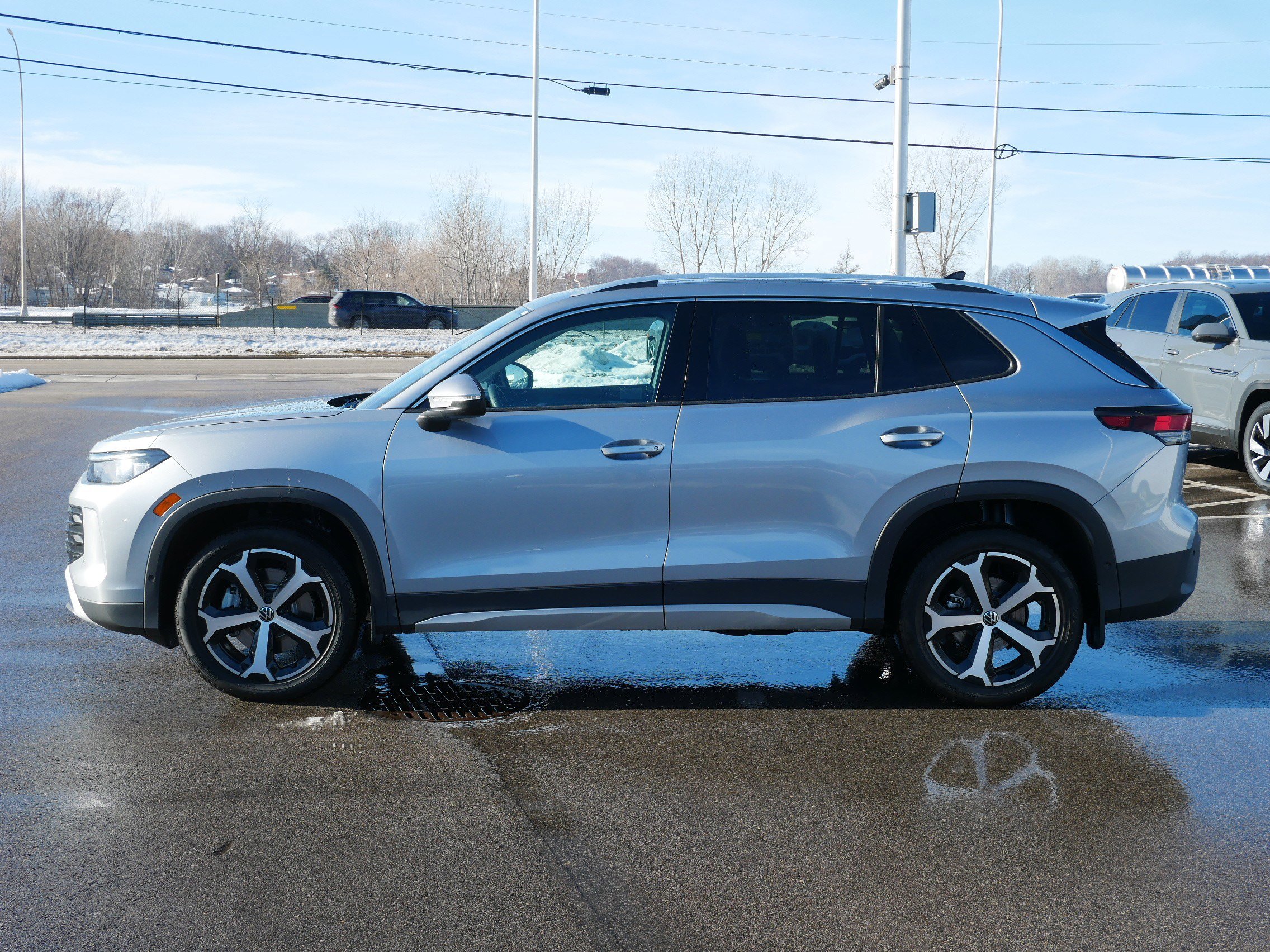 New 2026 Volkswagen Tiguan SE image 3